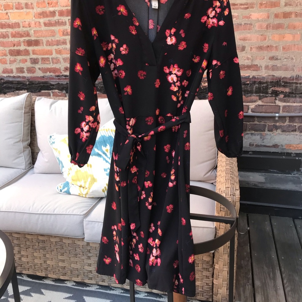 Floral tie waist dress